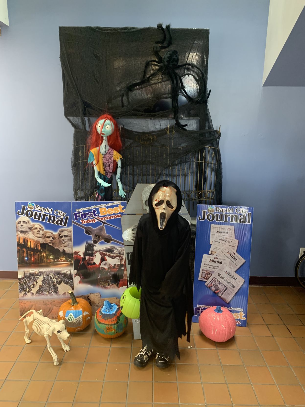 Halloween Pictures to run in Thursday's paper 036.JPG